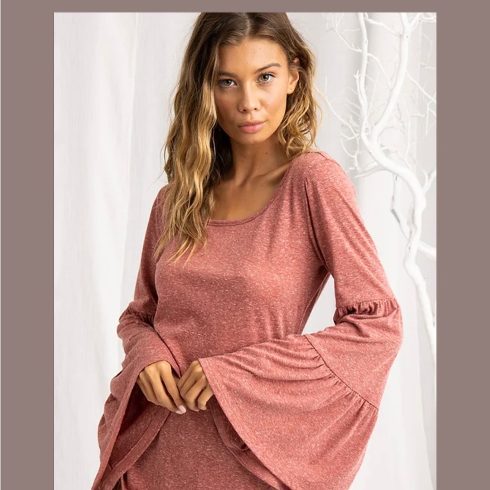Bell sleeved tiered shirt ( rose)